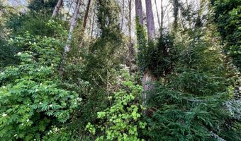 Crestline Loop, Brookings, OR 97415