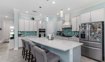 5330 SILVER SUN Dr, Apollo Beach, FL 33572