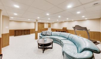 611 W Whiting Ln, Arlington Heights, IL 60004