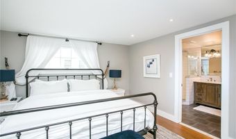 25 Dearborn St 2, Newport, RI 02840