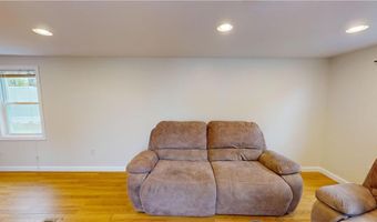 14 Krzak Rd, North Kingstown, RI 02852