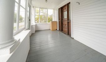 744 Hammond St, Bangor, ME 04401