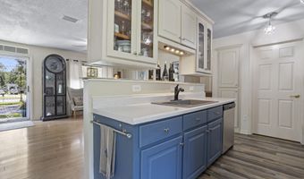 866 Washington St, Bay St. Louis, MS 39520