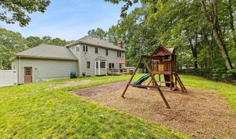 4 Crestwood Dr, Blackstone, MA 01504