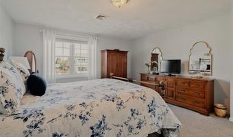 26 Scituate Farms Dr, Cranston, RI 02921