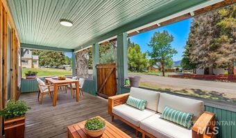 311 N School St, Cascade, ID 83611