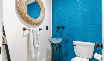 884 Village Brook Ct, Ballwin, MO 63021
