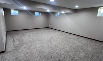 1539 Royal Rd, Aberdeen, SD 57401