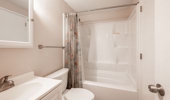 14 Newtown Rd B9, Danbury, CT 06810