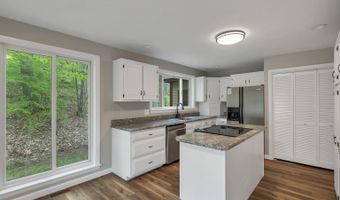 16 Old Manchester Rd, Amherst, NH 03031