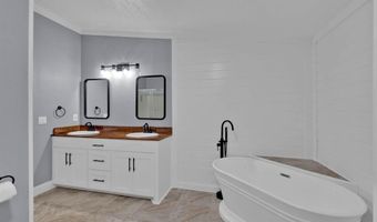 520 Calvin Dr, Benton, LA 71006