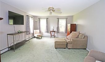23 Sherman Ln, Middletown, RI 02842