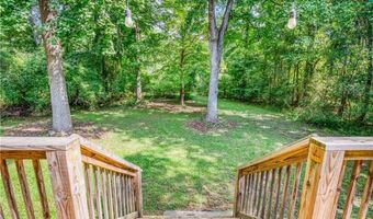 284 Rhodes Dr, Athens, GA 30606