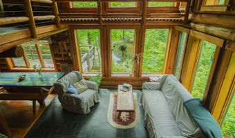 58 River Rd, Abbot, ME 04406
