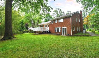 5701 RADNOR Ct, Bethesda, MD 20817