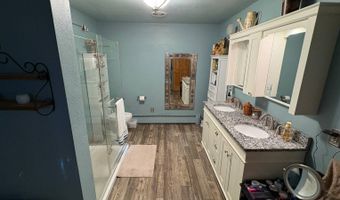1105 Benton St, Albany, MO 64402