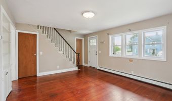 15 Seeley St, Danbury, CT 06810