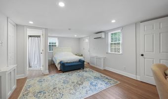 1130 17TH St S, Arlington, VA 22202