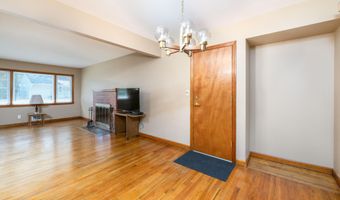 570 Garfield Ave, Belford, NJ 07718