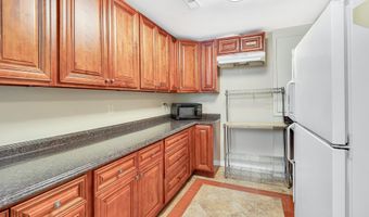 21102 RAINTREE Ct, Ashburn, VA 20147