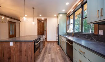 2044 Douglas Dr, Arnold, CA 95223