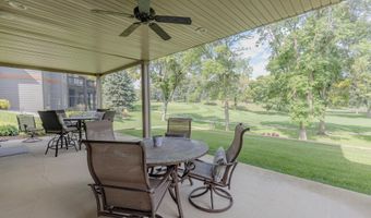 932 Emerald Pines Dr, Arnolds Park, IA 51331