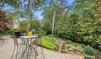 3801 WASHINGTON WOODS Dr, Alexandria, VA 22309