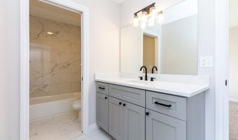 27633 Maryjane Ln E, Chesterfield, MI 48047