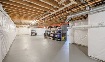 580 N Highlander Way, Addison, IL 60101