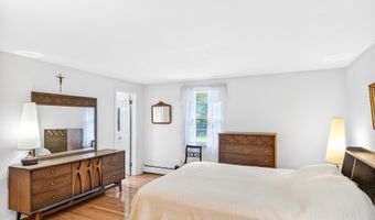 437 Lovely St, Avon, CT 06001