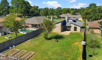 107 S Parkridge Dr, Benton, LA 71006