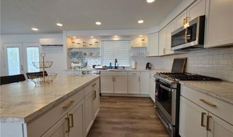 39 Allendale Ave, North Providence, RI 02911