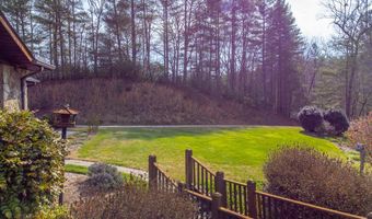 750 Double Springs Dr, Almond, NC 28702