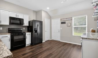 1939 Auburn Hills Dr, Benton, AR 72015