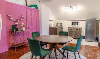 201 W 33rd St, Savannah, GA 31401