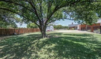 405 N Wickham St, Alvord, TX 76225