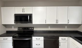 613 E Highland St, Aurora, MO 65605
