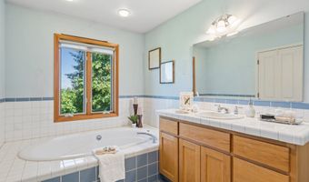 22016 AIRPORT Rd NE, Aurora, OR 97002
