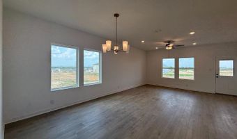 120 Peeps Ct, Adkins, TX 78101
