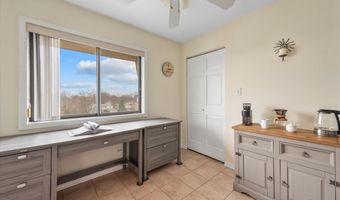 3350 N Carriageway Dr 411, Arlington Heights, IL 60004