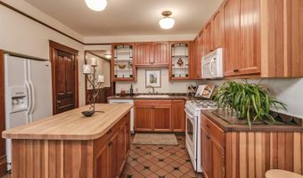 19 Gresham St, Ashland, OR 97520