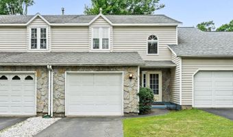 5 Woodside Dr, Albany, NY 12208