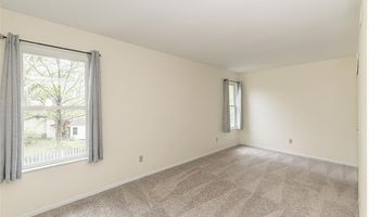 716 Reinke Rd, Ballwin, MO 63021