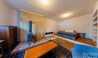 84 Forest Trl, Balsam Grove, NC 28708