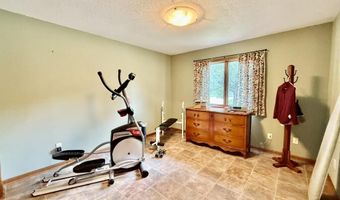 12959 Ironwood Dr, Aberdeen, SD 57401