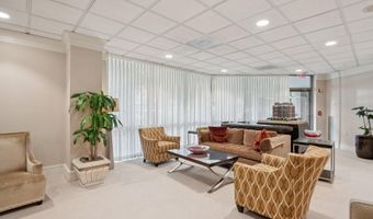 901 N MONROE St 1013, Arlington, VA 22201
