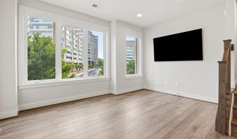 6924 ROCKLEDGE Dr, Bethesda, MD 20817
