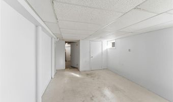 10 Woburn St, Cranston, RI 02910