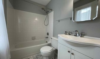 3834 13TH St N, Arlington, VA 22201