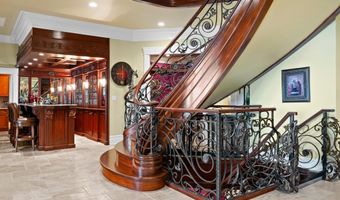 32 BENMORE Ter, Bayonne, NJ 07002